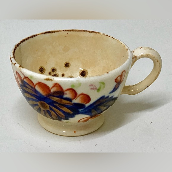 19th Century Antique Gaudy Welsh Grape Pattern Child’s Miniature Teacup - Picture 1 of 9